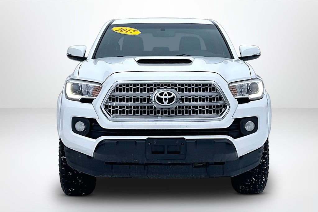 Used 2017 Toyota Tacoma SR5 image 2