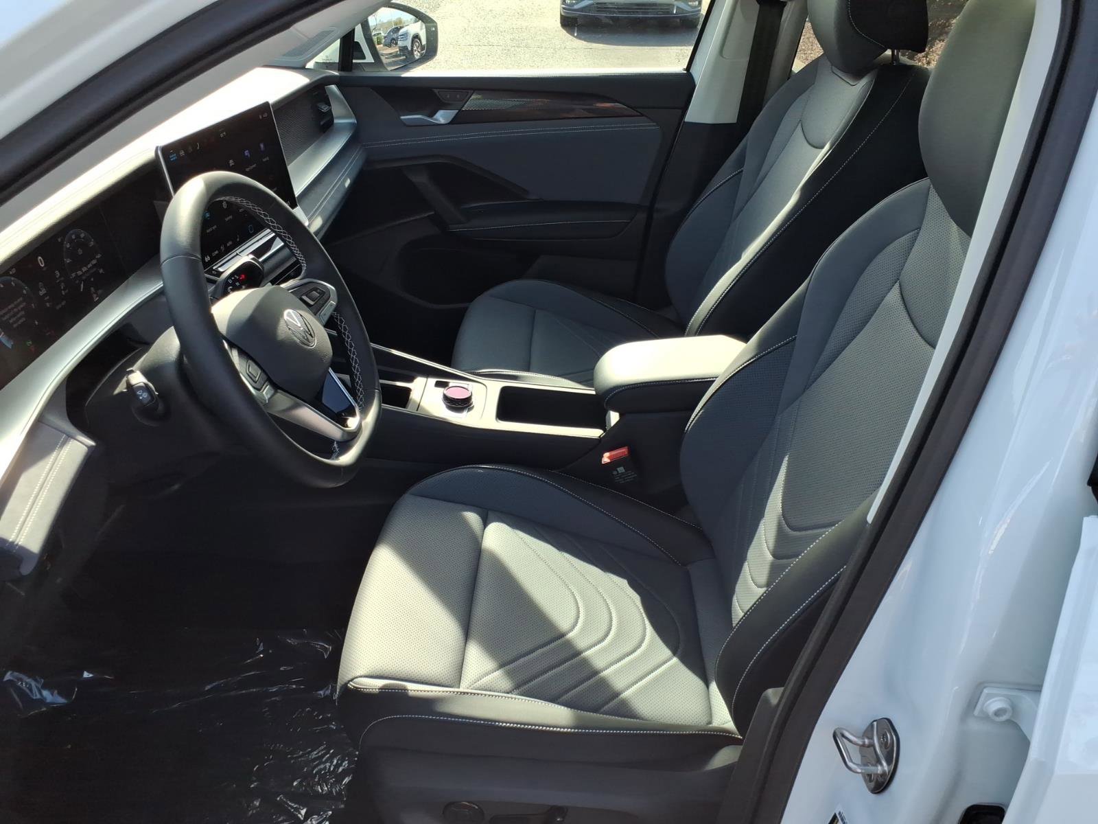 New 2026 Volkswagen Tiguan SE image 11