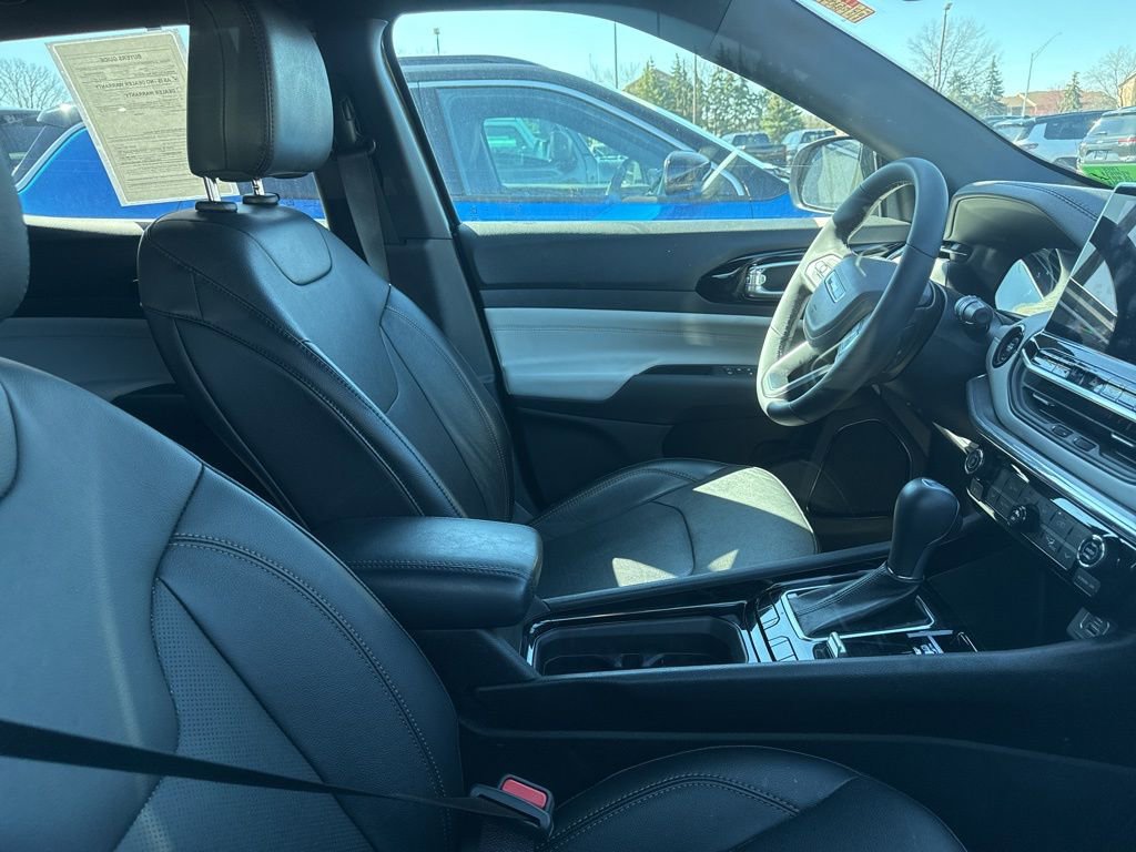 Used 2023 Jeep Compass Limited image 6