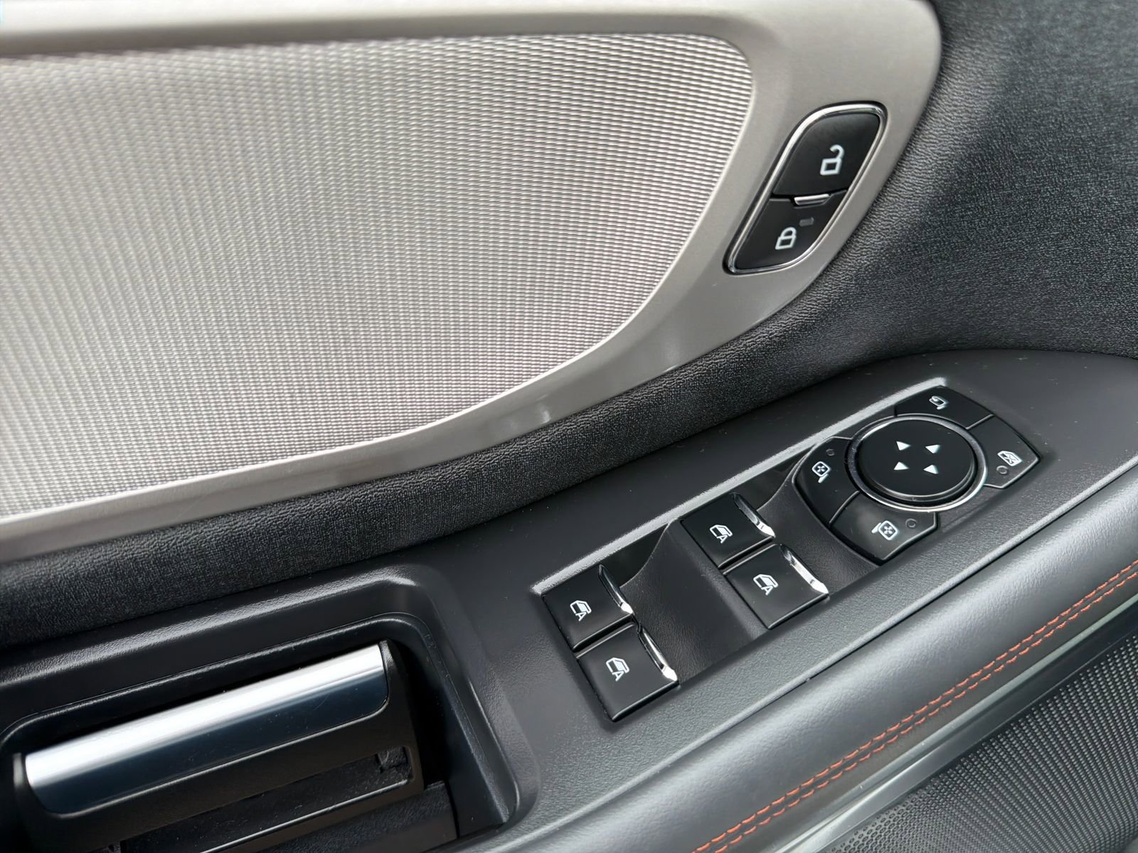 Used 2025 Ford Expedition Active AWD/4WD image 17