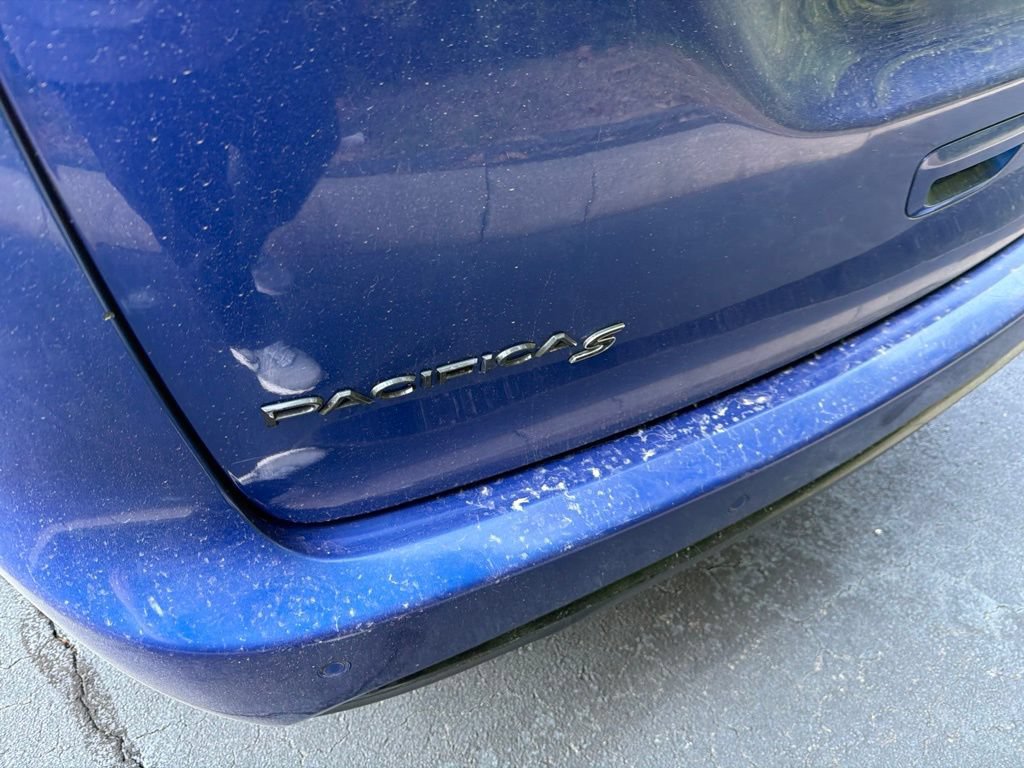 Used 2019 Chrysler Pacifica Touring-L Plus w/ S Appearance Package FWD image 9