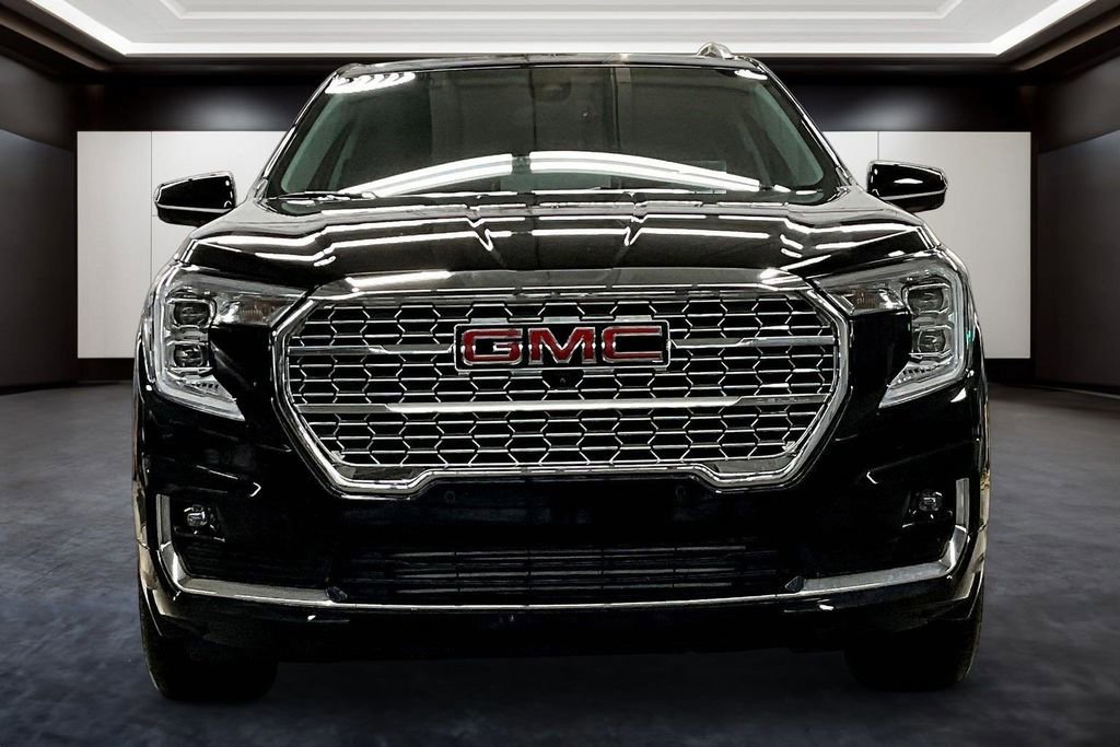 Used 2024 GMC Terrain Denali w/ Black Diamond Edition AWD/4WD image 2