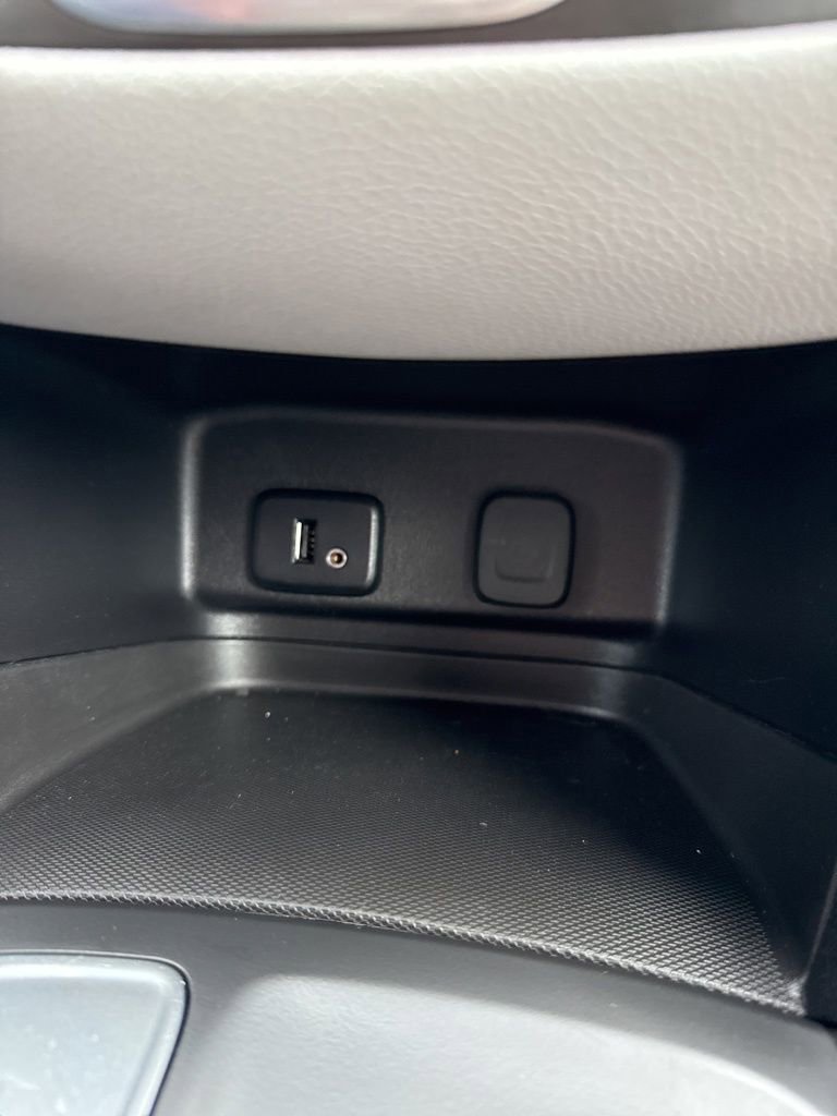 Used 2018 Chevrolet Equinox LS image 24