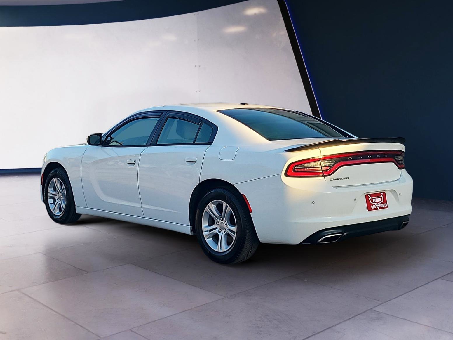 Used 2016 Dodge Charger SE w/ Popular Equipment Group RWD image 3