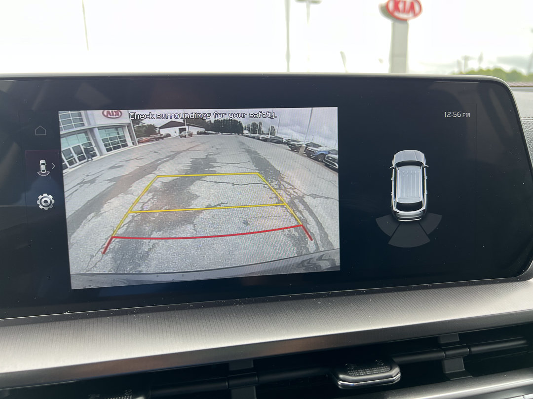 Used 2025 Kia Telluride LX FWD image 24