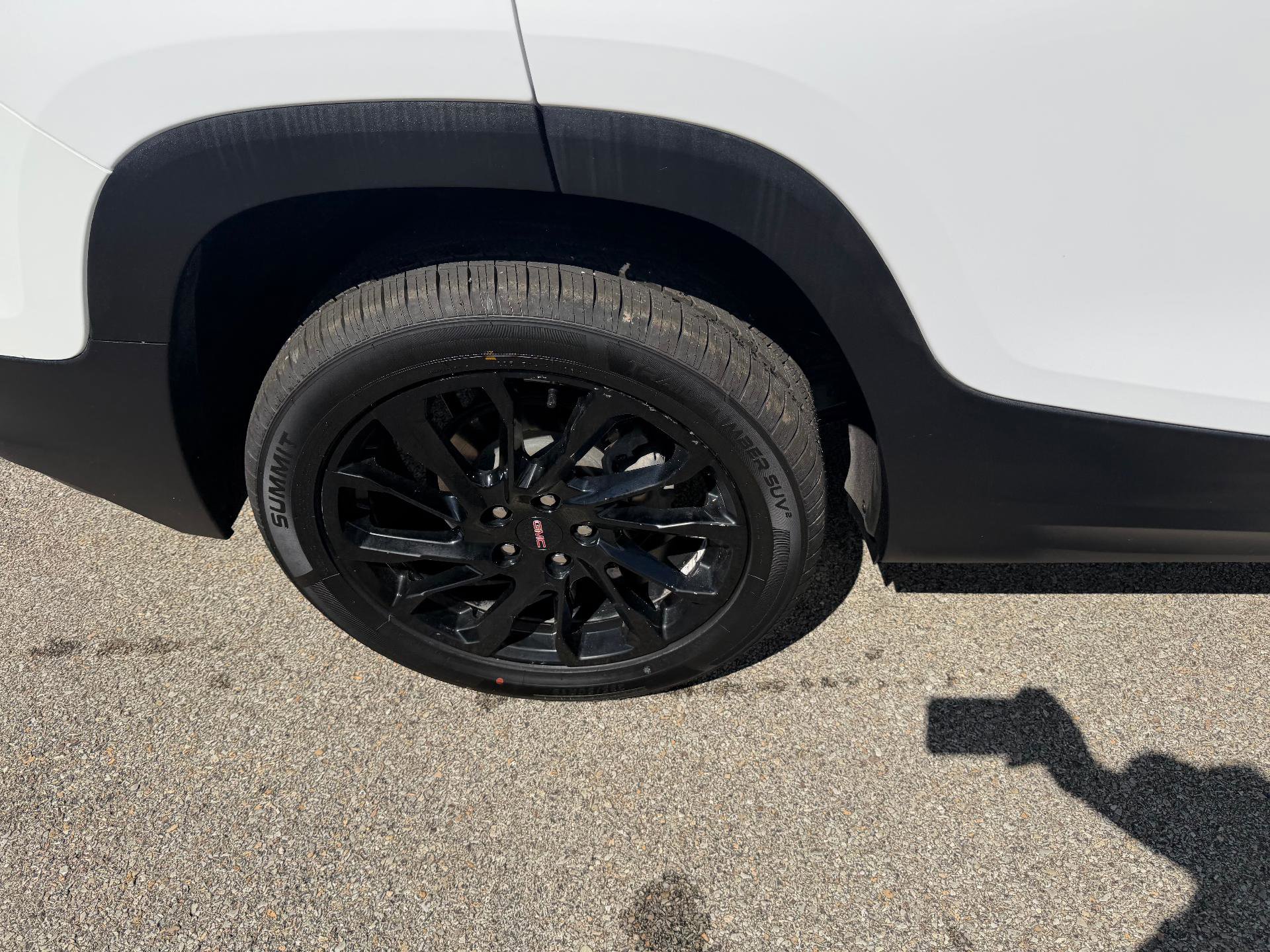 Used 2023 GMC Terrain SLE w/ Driver Convenience Package image 11