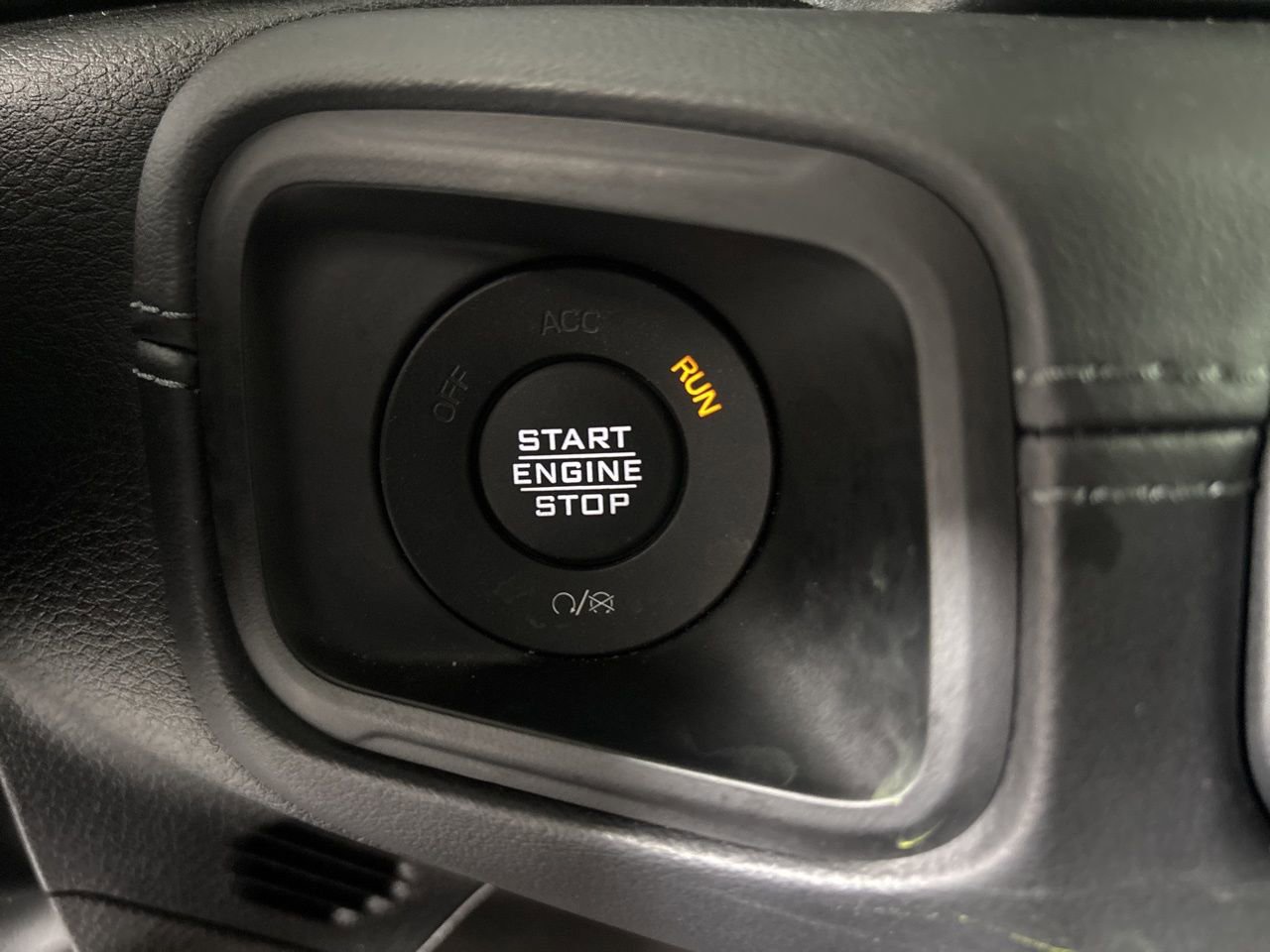 Used 2025 Jeep Wrangler Unlimited Sahara AWD/4WD image 12