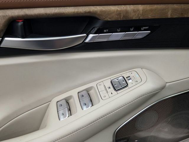 Used 2021 Genesis G90 3.3T Premium image 25