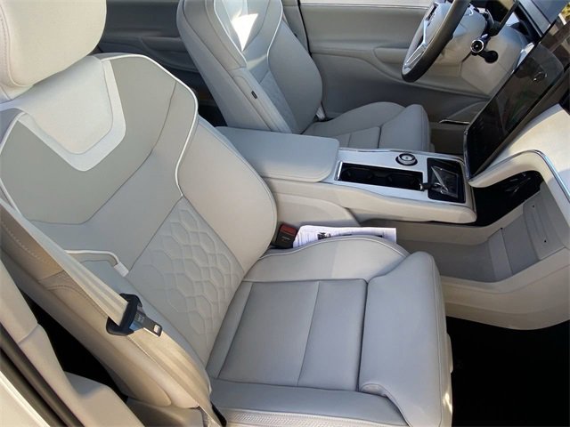 New 2025 Volvo EX90 Plus w/ Protection Package Premier image 12