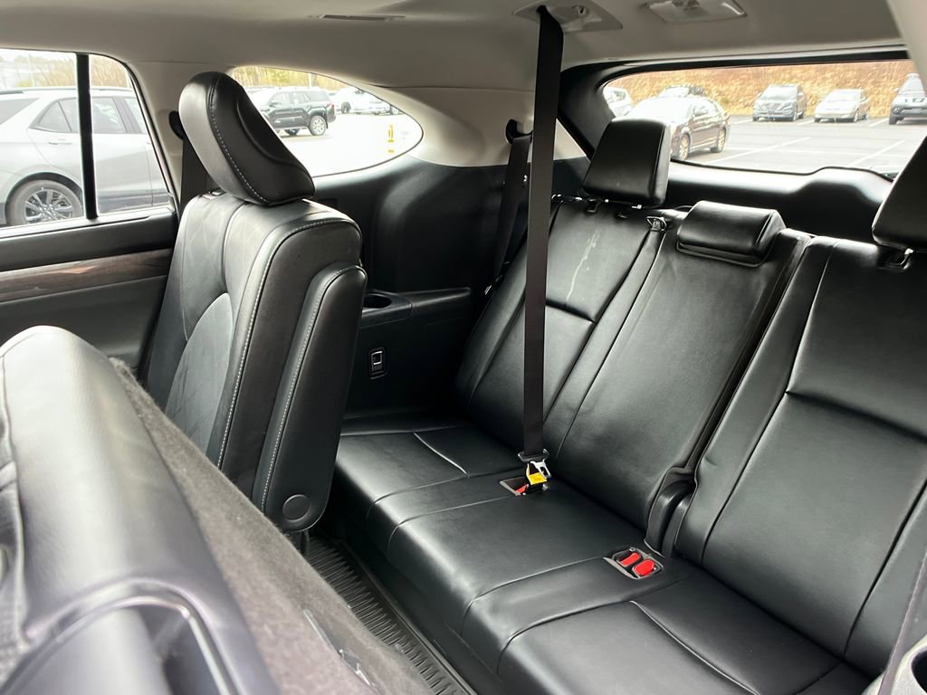 Used 2022 Toyota Highlander Platinum AWD/4WD image 23