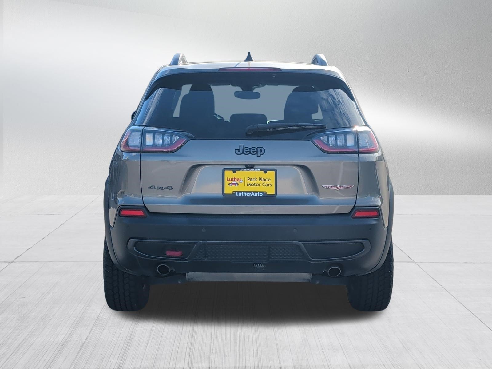 Used 2020 Jeep Cherokee Trailhawk w/ Cold Weather Group AWD/4WD image 6