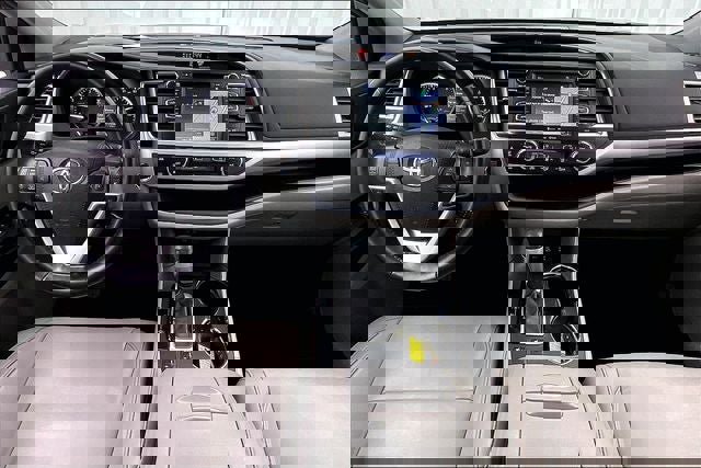 Used 2017 Toyota Highlander XLE image 15