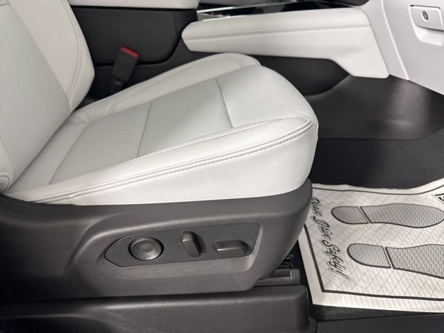 New 2026 Chevrolet Tahoe Premier w/ Sun And Tow Package AWD/4WD image 20