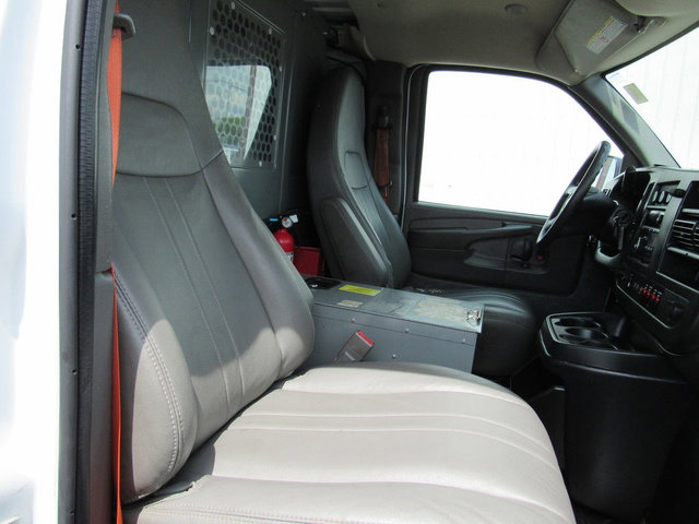 Used 2015 Chevrolet Express 2500 RWD image 14