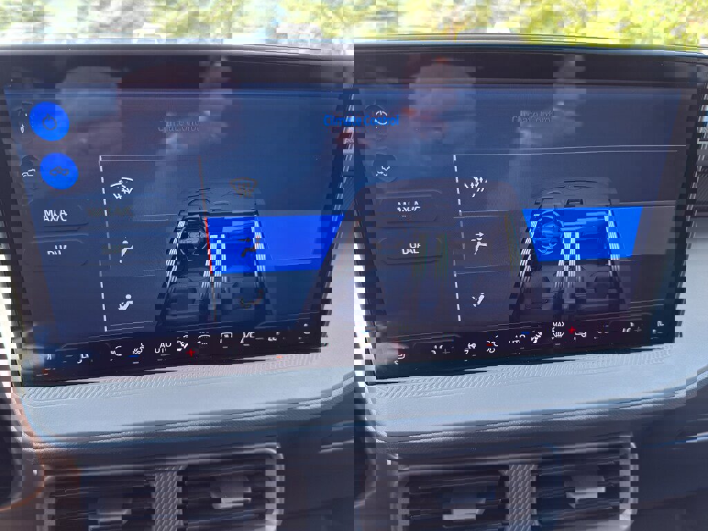 New 2025 Ford Maverick Lariat w/ Black Appearance Package image 24