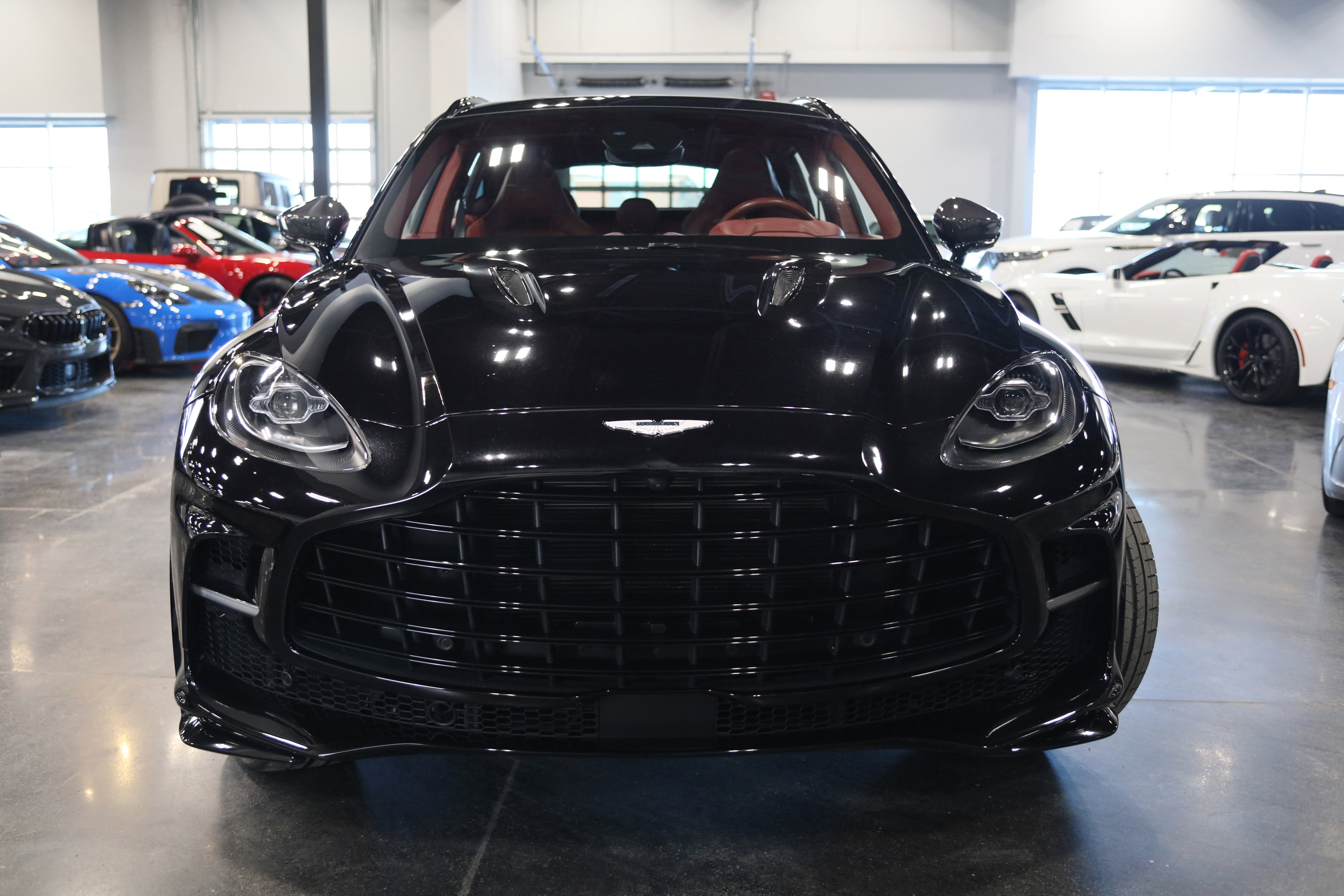 Used 2023 Aston Martin DBX 707 AWD/4WD image 2
