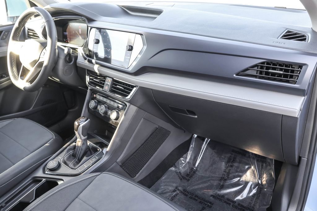 Used 2024 Volkswagen Taos SE image 35