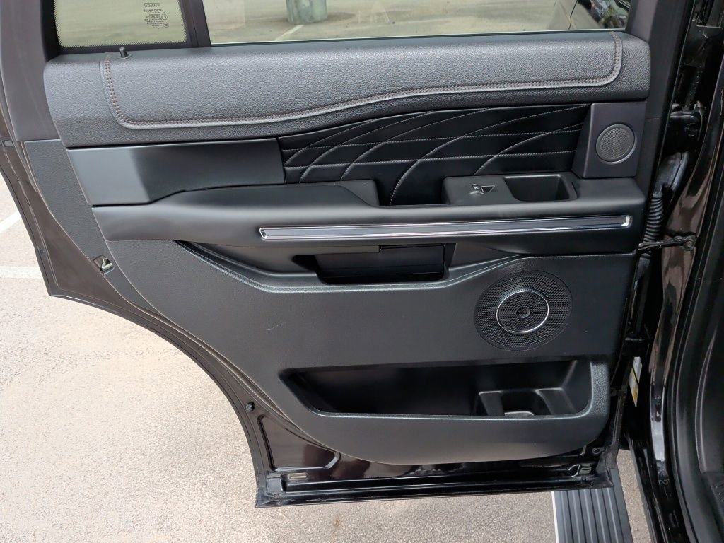 Used 2019 Ford Expedition Platinum image 41