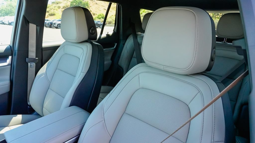New 2026 GMC Terrain Elevation w/ Elevation Premium Package AWD/4WD image 13
