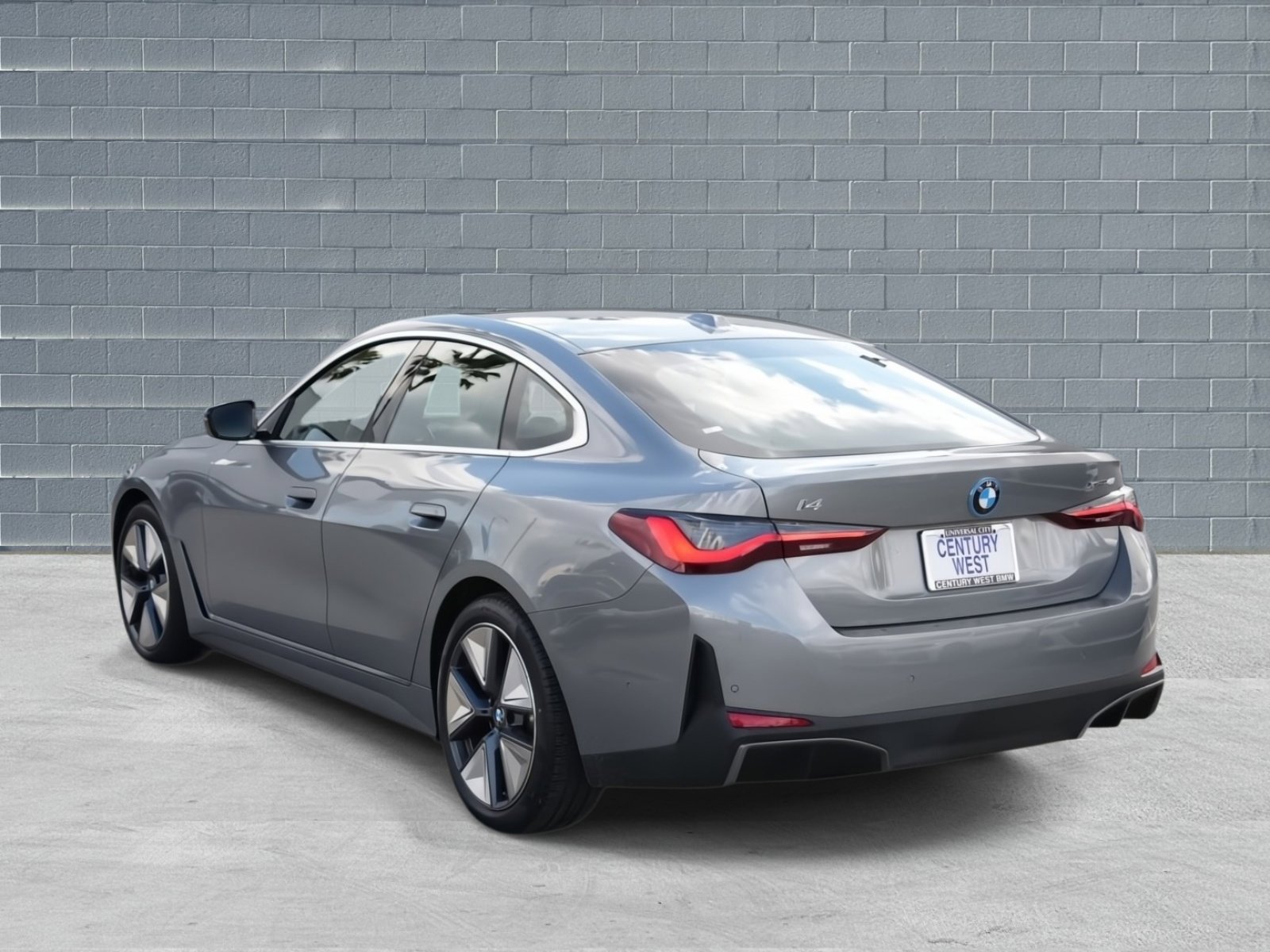 Certified 2025 BMW i4 xDrive40i w/ Premium Package image 4