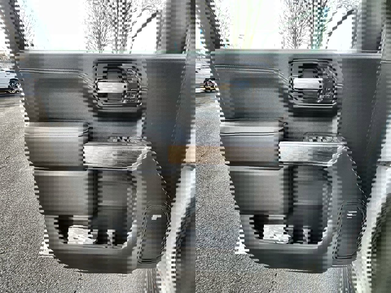 Used 2021 Chevrolet Silverado 1500 LTZ w/ Technology Package image 23