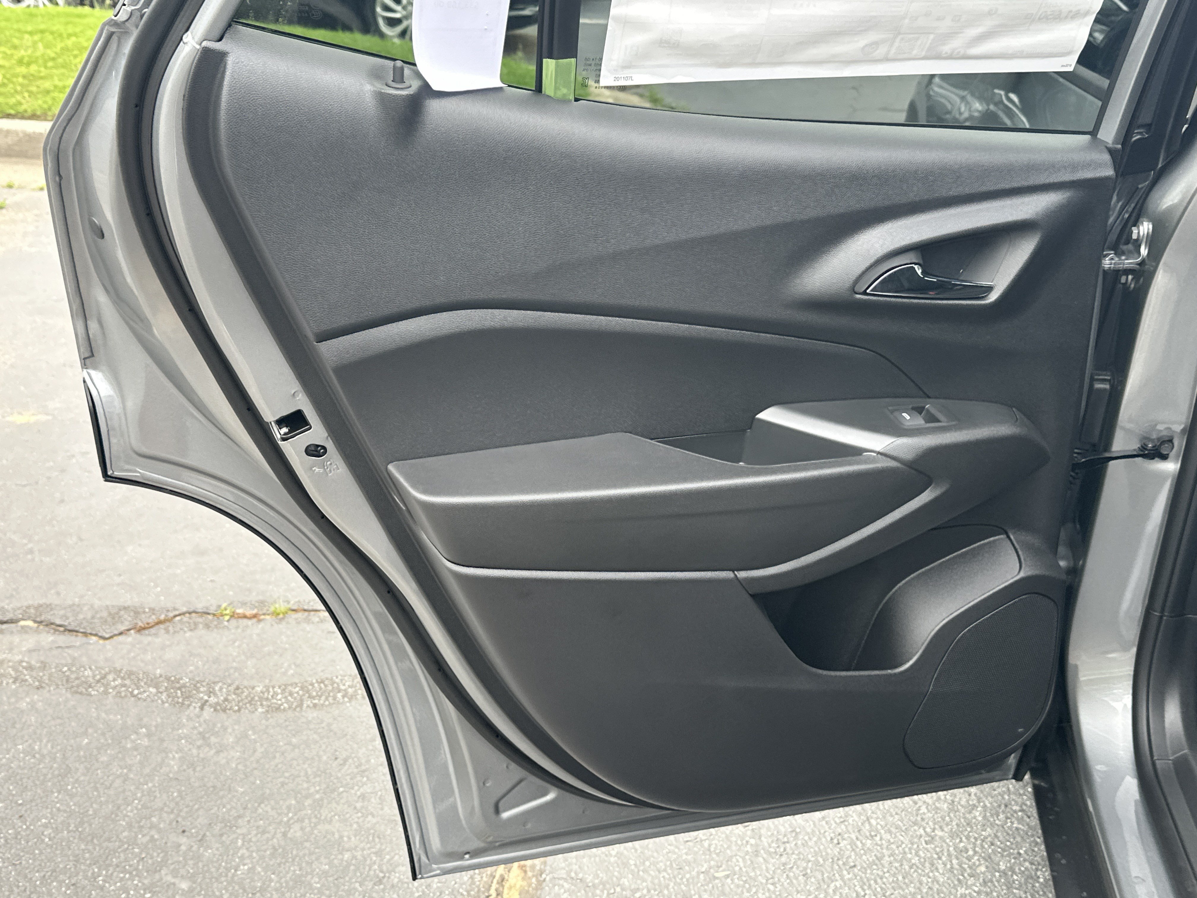 New 2026 Chevrolet Trax RS w/ Sunroof Package FWD image 20