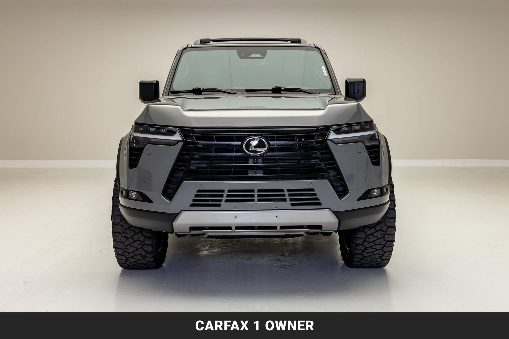 Used 2024 Lexus GX 550 AWD/4WD image 3