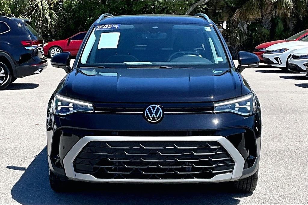 Certified 2025 Volkswagen Taos SE w/ Panoramic Sunroof Package image 10