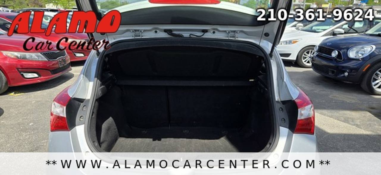 Used 2016 Hyundai Elantra GT FWD image 25