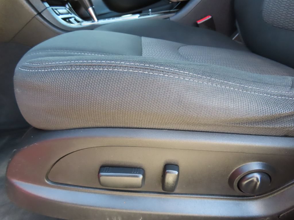 Used 2015 Chevrolet Traverse LT w/ Style and Technology Package FWD image 7