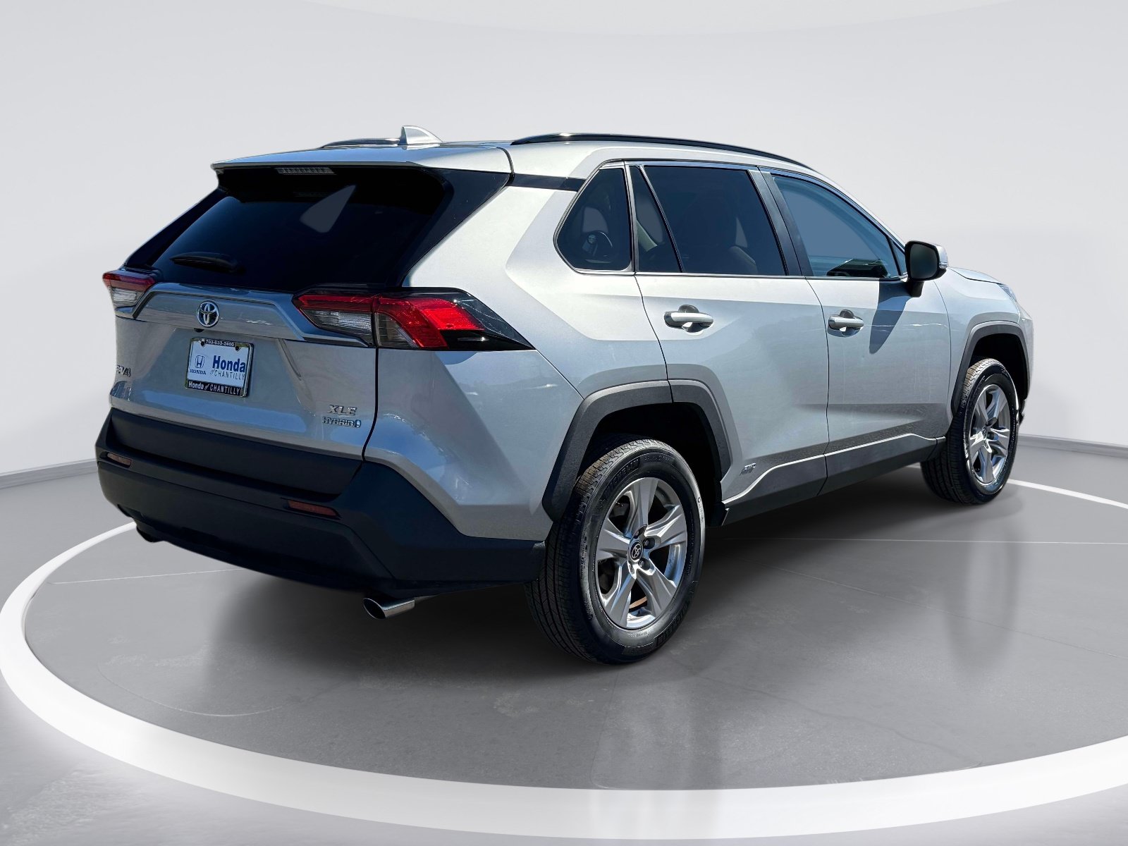 Used 2024 Toyota RAV4 XLE w/ Convenience Package AWD/4WD image 2