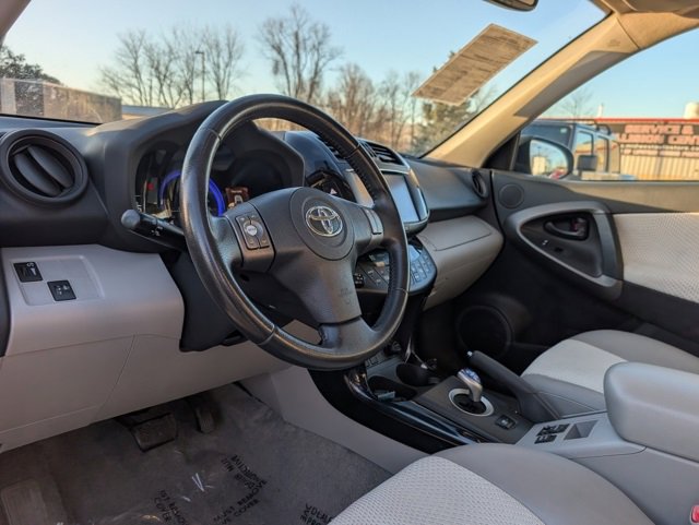 Used 2014 Toyota RAV4 EV image 8