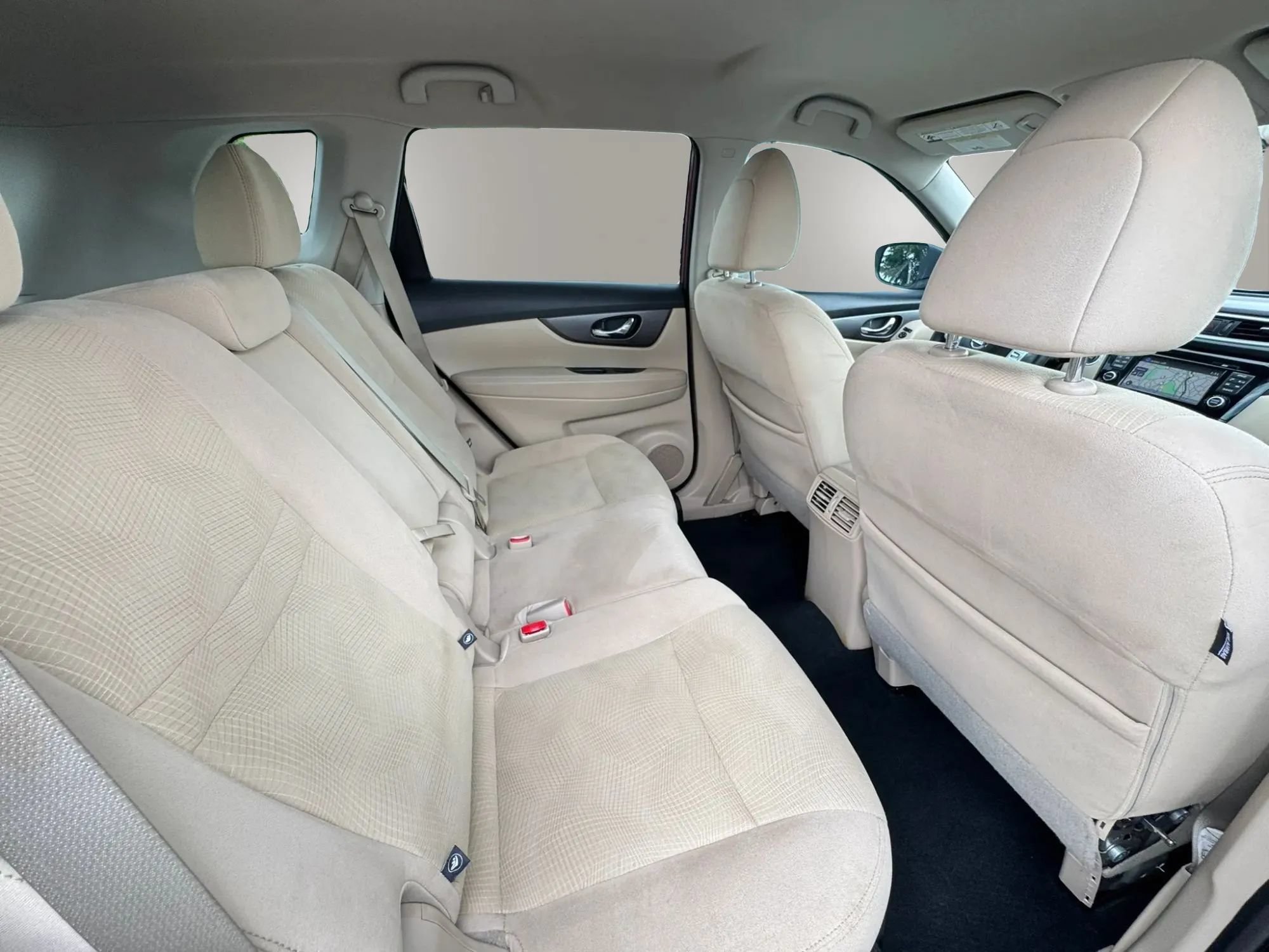 Used 2016 Nissan Rogue SV w/ SV Premium Package FWD image 14