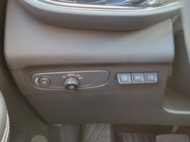 Used 2023 Buick Envision Avenir image 13