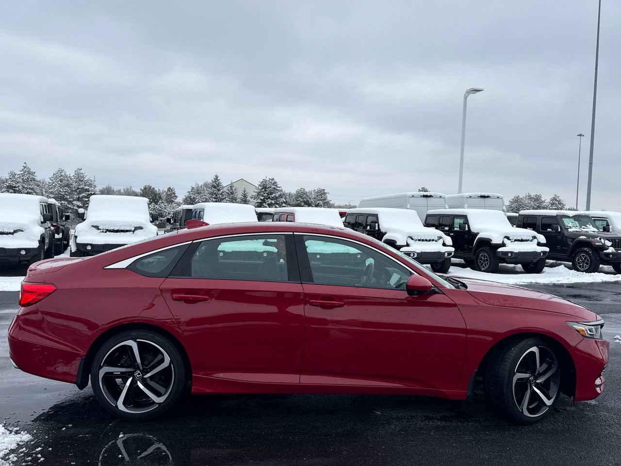 Used 2018 Honda Accord Sport image 2