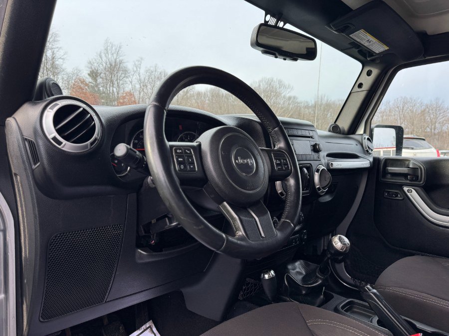 Used 2013 Jeep Wrangler Unlimited Sahara w/ Connectivity Group image 14