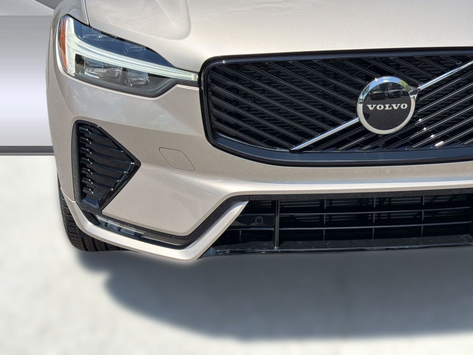 New 2026 Volvo XC60 B5 Core AWD/4WD image 11