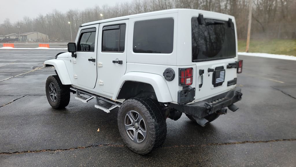 Used 2015 Jeep Wrangler Unlimited Sahara image 9