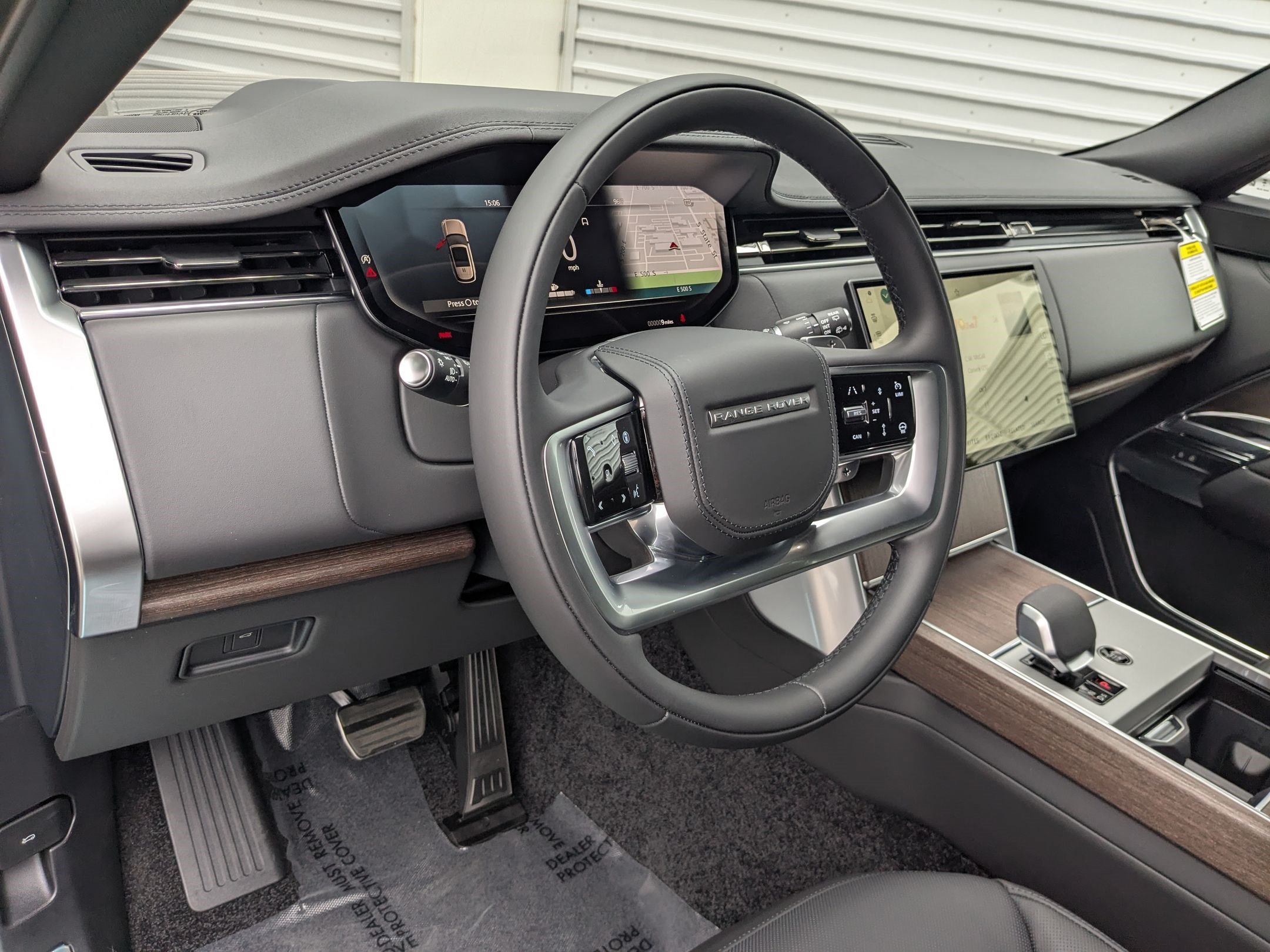New 2026 Land Rover Range Rover Long Wheelbase SE AWD/4WD image 14