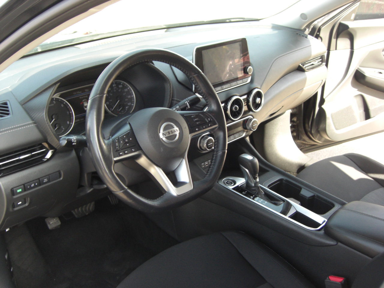 Used 2020 Nissan Sentra SV image 7