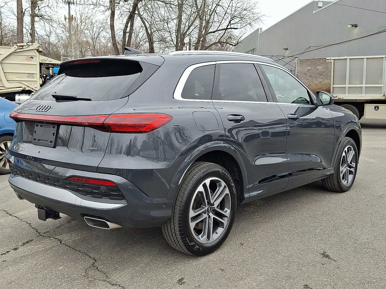 Used 2025 Audi Q5 Premium Plus w/ Premium Plus image 25