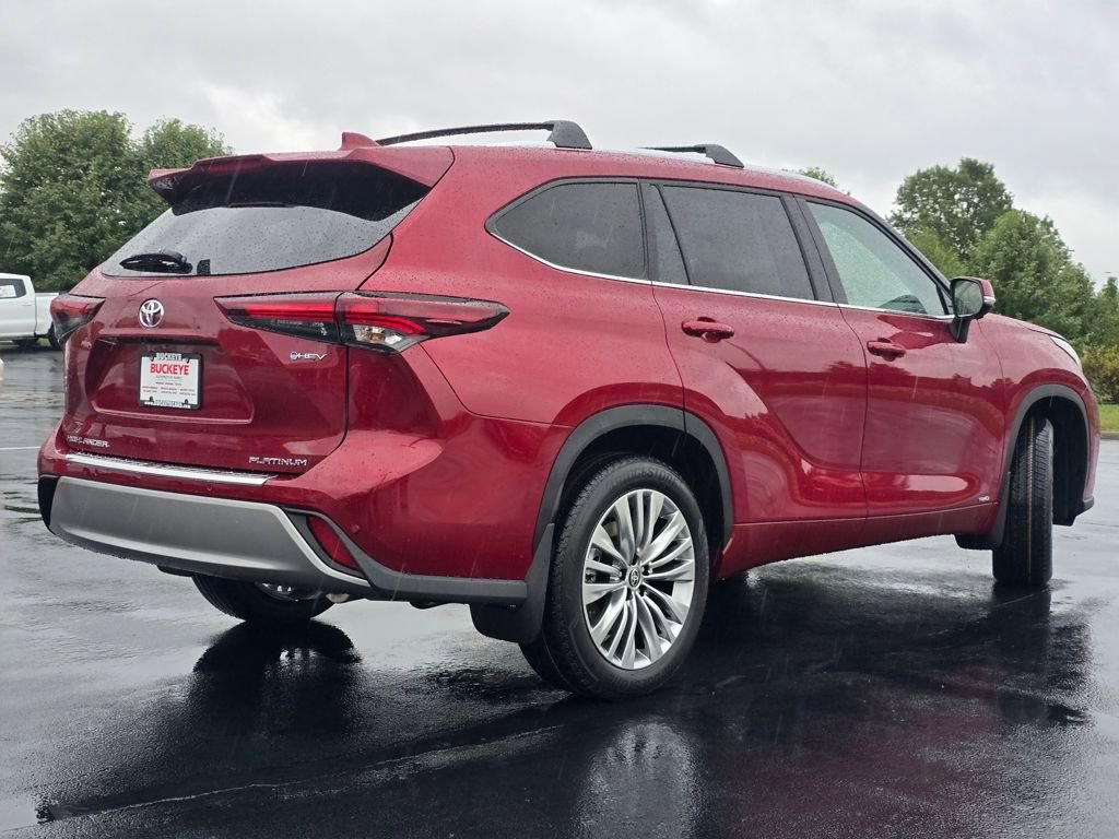New 2025 Toyota Highlander Platinum image 19