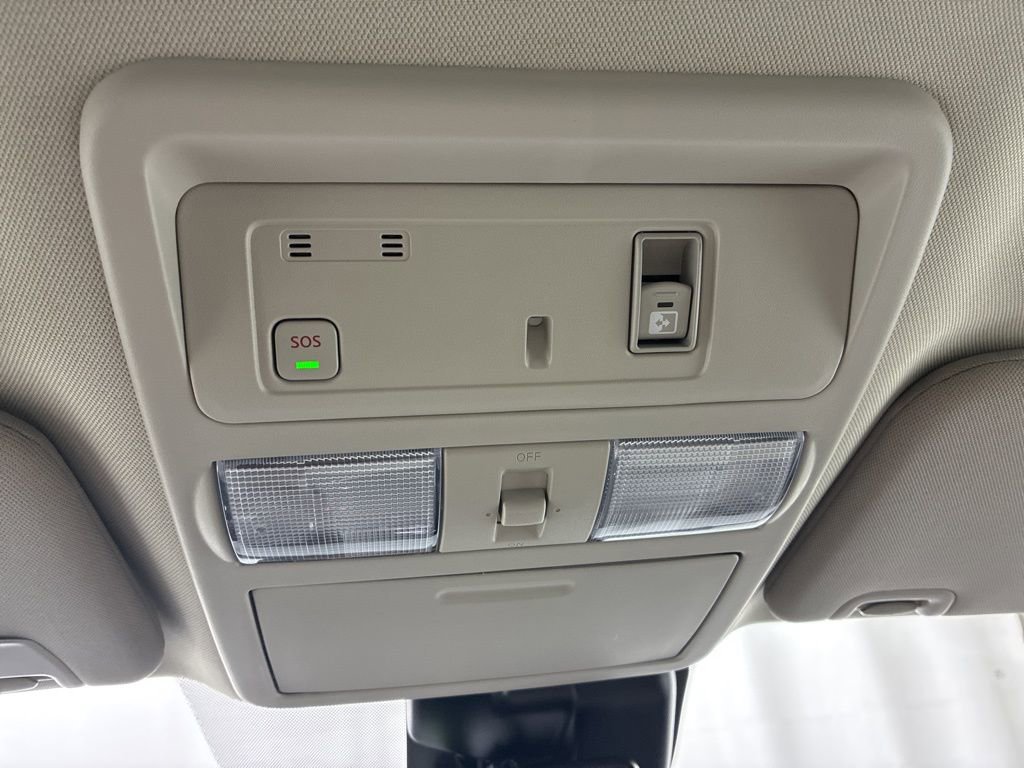 Used 2024 Nissan Titan SV w/ SV Convenience Package image 22