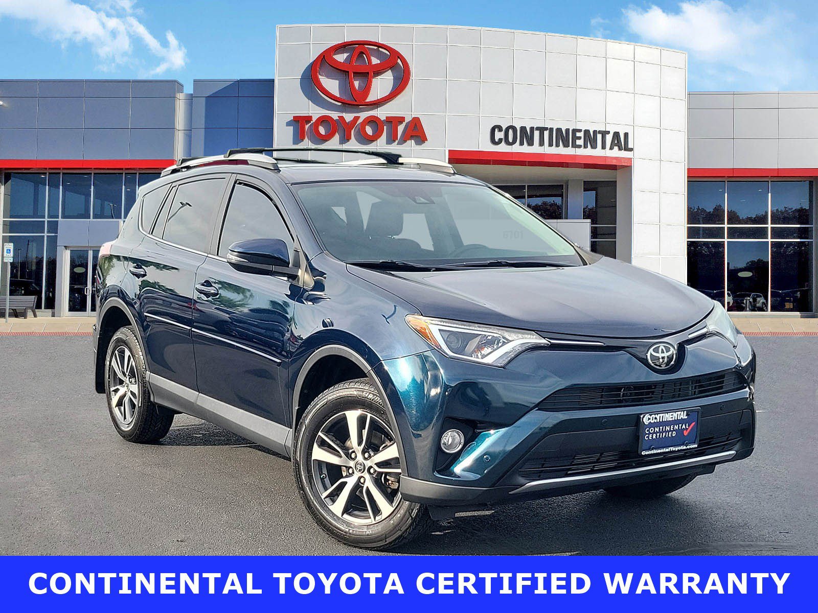 Used 2018 Toyota RAV4 XLE AWD/4WD image 1
