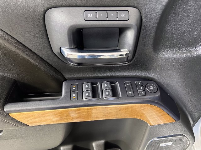 Used 2015 Chevrolet Silverado 1500 LTZ AWD/4WD image 12