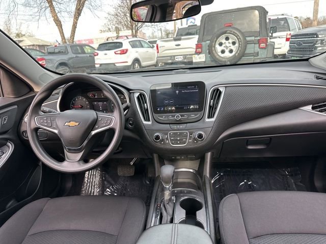 Used 2025 Chevrolet Malibu LT image 13