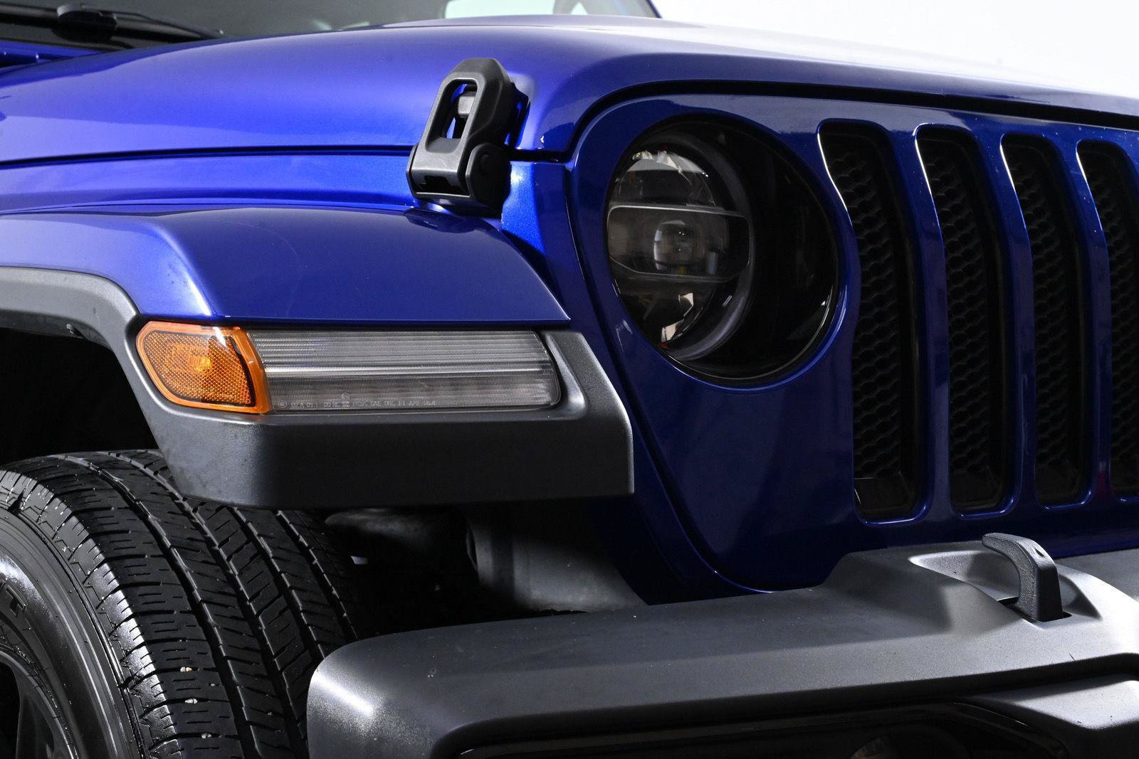 Used 2020 Jeep Wrangler Unlimited Sahara AWD/4WD image 7