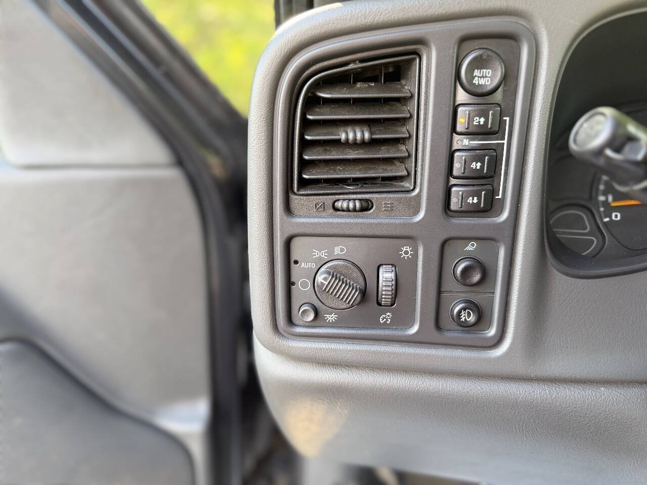 Used 2003 Chevrolet Silverado 1500 LS w/ Off-Road Package AWD/4WD image 17