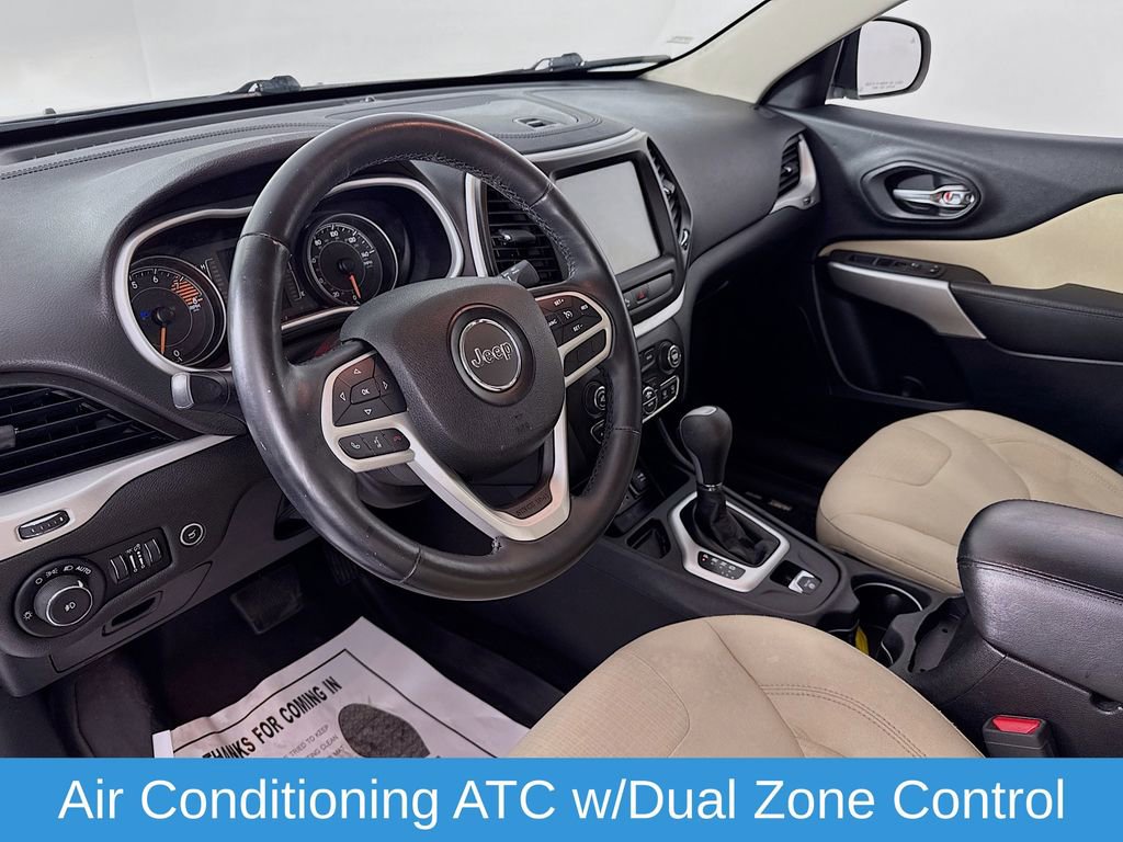 Used 2017 Jeep Cherokee Latitude w/ Comfort/Convenience Group image 11