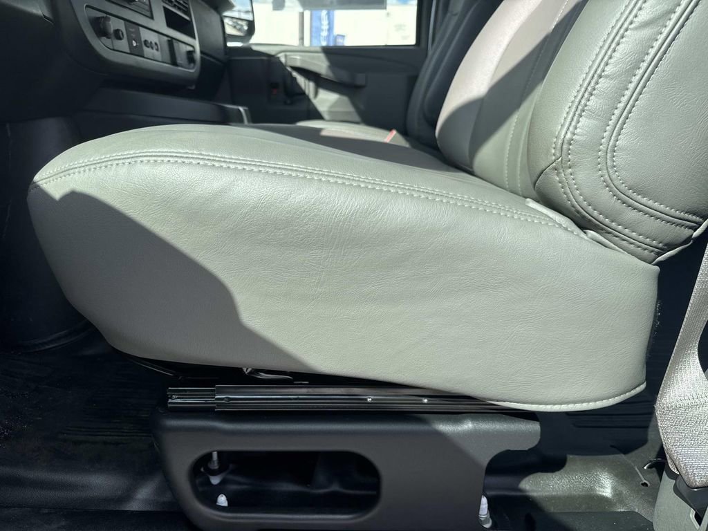 New 2025 Chevrolet Express 2500 w/ Enhanced Convenience Package image 16